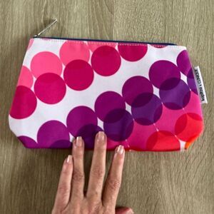 NWOT … CLINIQUE “Kapitza” Makeup / Cosmetic Bag